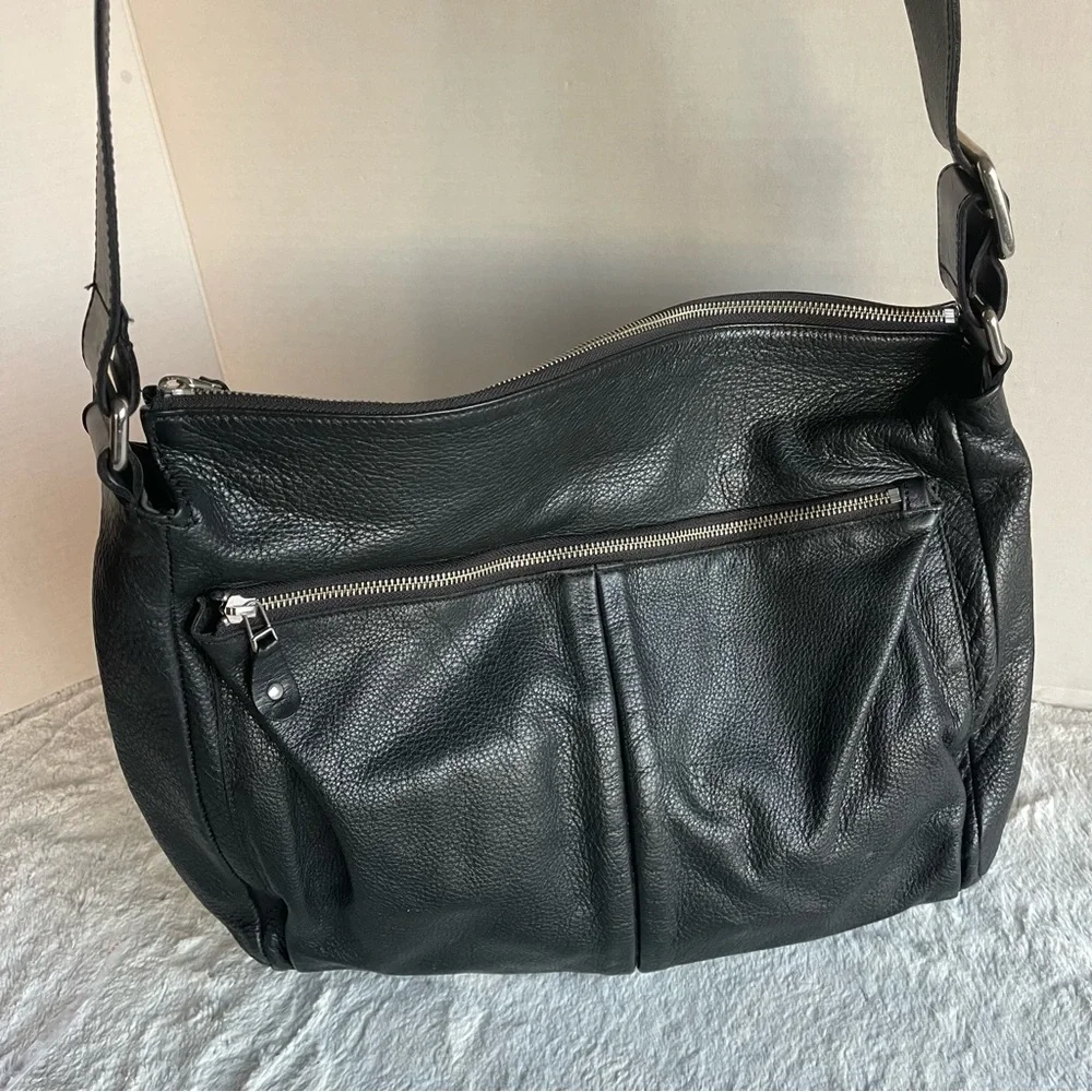 ROOT Genuine Black Leather Crossbody Messenger Bag